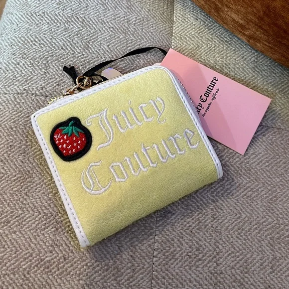 NWT Juicy Couture Yellow Strawberry Wallet 🍓 - Picture 2 of 5